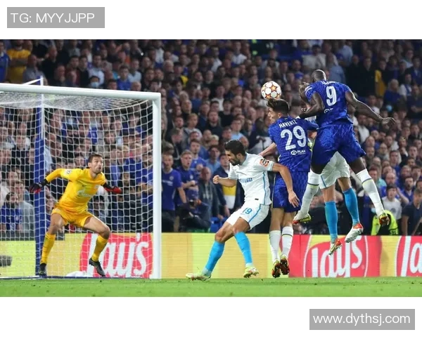 欧冠五人制足球明星阵容盘点 探索顶级球员的辉煌成就与精彩表现